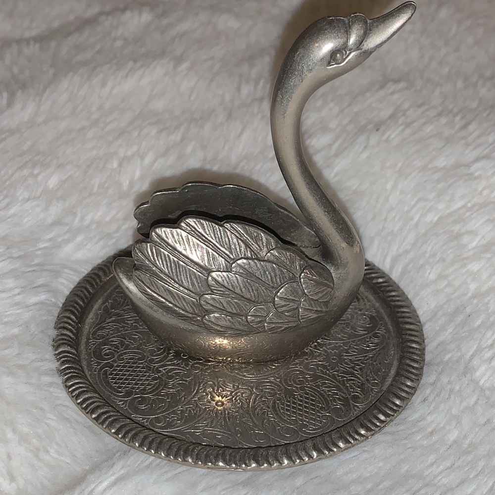 SALE!!! Vintage Swan ring holder.    2
